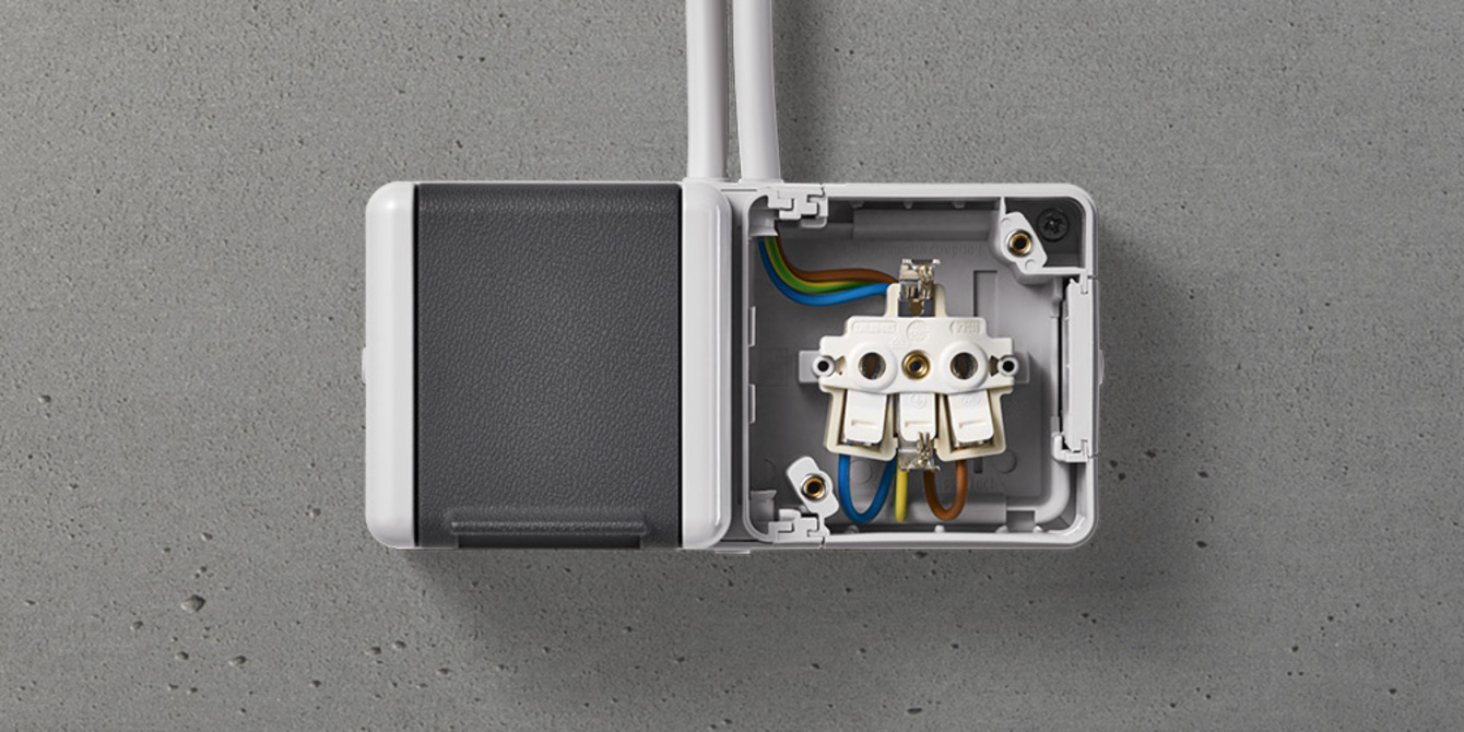 Doppelsteckdose mit Trennsteg bei Balling Elektrotechnik in Bad Neustadt